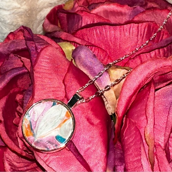 Hand painted Abstract Acrylic fluid pour art bezel pendant necklace round - Picture 5 of 8